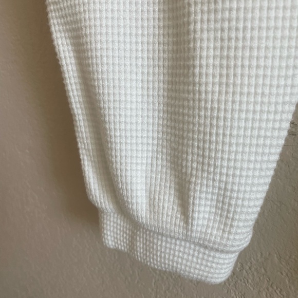 alo Waffle Weekend Escape Jogger - Picture 5 of 14